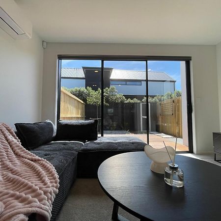 Luxury 2 Bedroom Townhouse Opposite Merivale Mall Крайстчърч Екстериор снимка