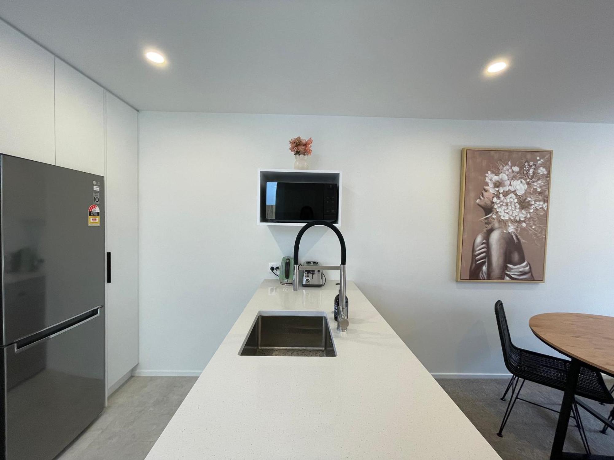 Luxury 2 Bedroom Townhouse Opposite Merivale Mall Крайстчърч Екстериор снимка
