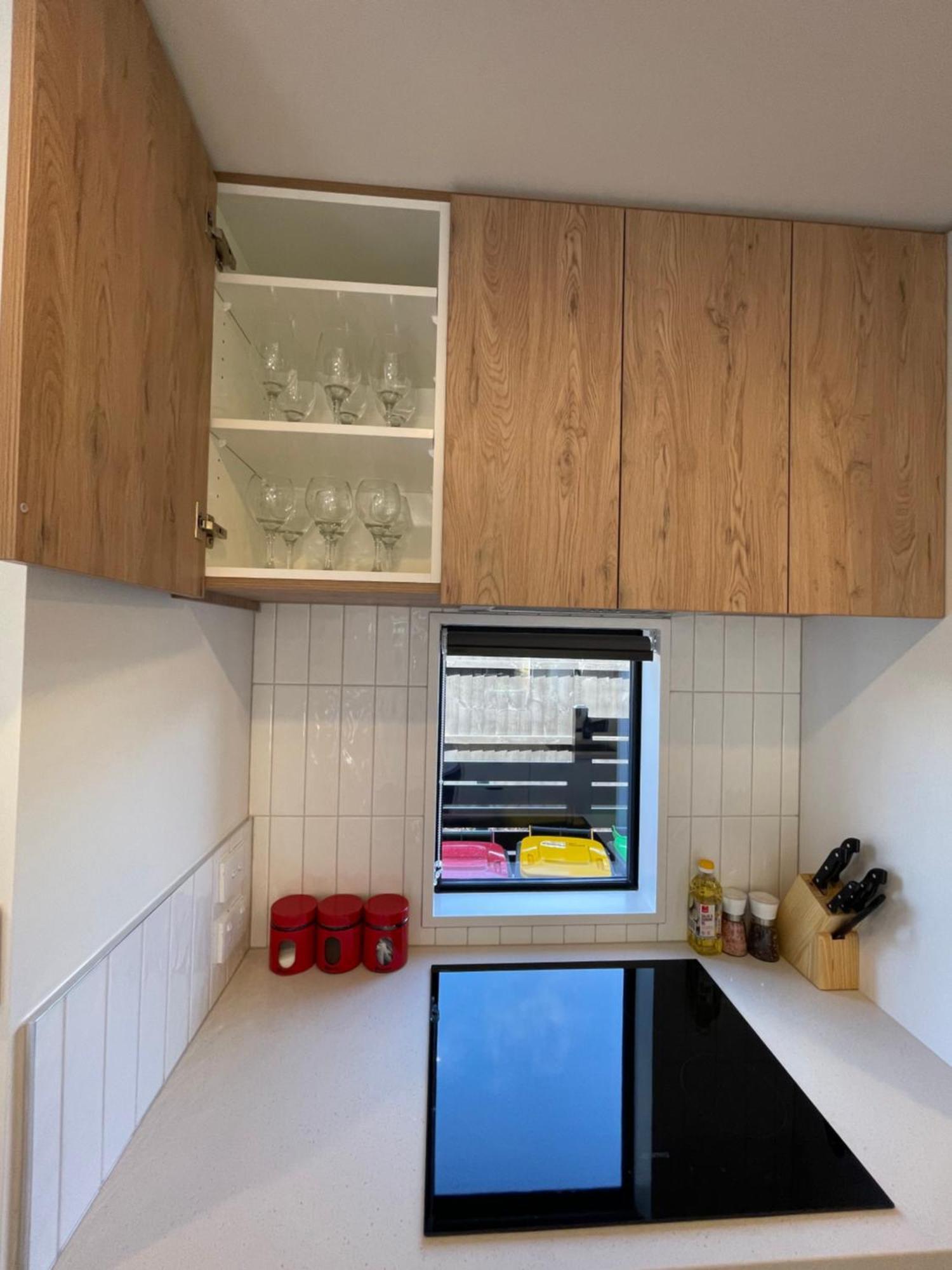 Luxury 2 Bedroom Townhouse Opposite Merivale Mall Крайстчърч Екстериор снимка