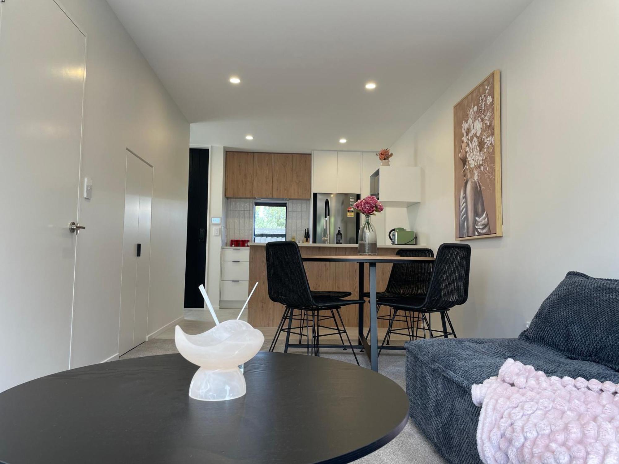 Luxury 2 Bedroom Townhouse Opposite Merivale Mall Крайстчърч Екстериор снимка