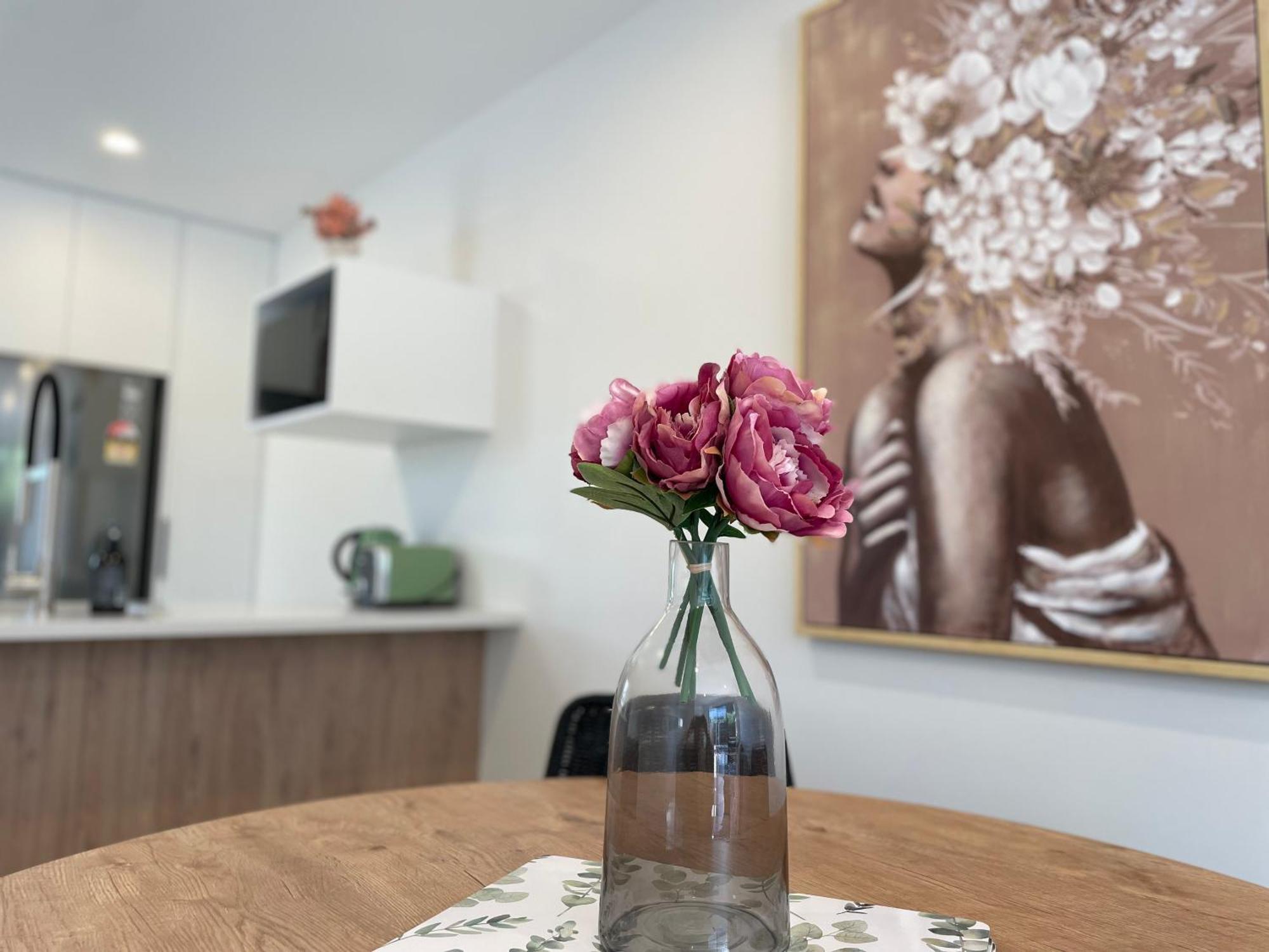 Luxury 2 Bedroom Townhouse Opposite Merivale Mall Крайстчърч Екстериор снимка