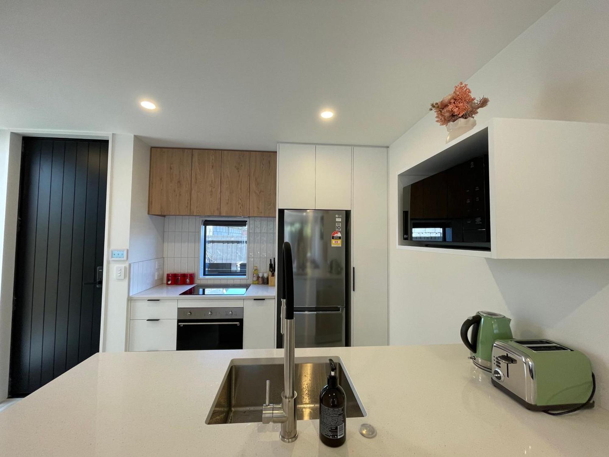 Luxury 2 Bedroom Townhouse Opposite Merivale Mall Крайстчърч Екстериор снимка