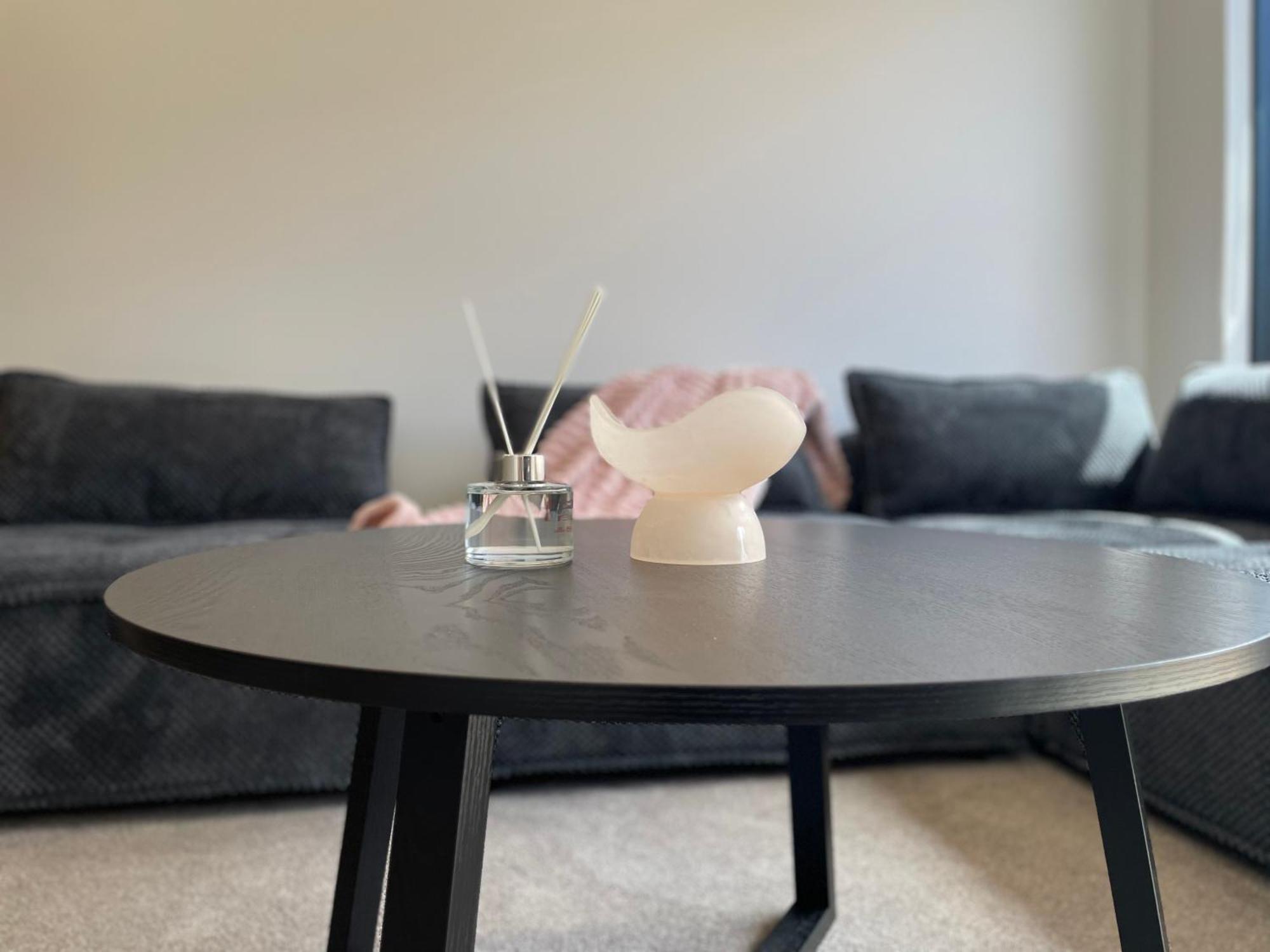 Luxury 2 Bedroom Townhouse Opposite Merivale Mall Крайстчърч Екстериор снимка