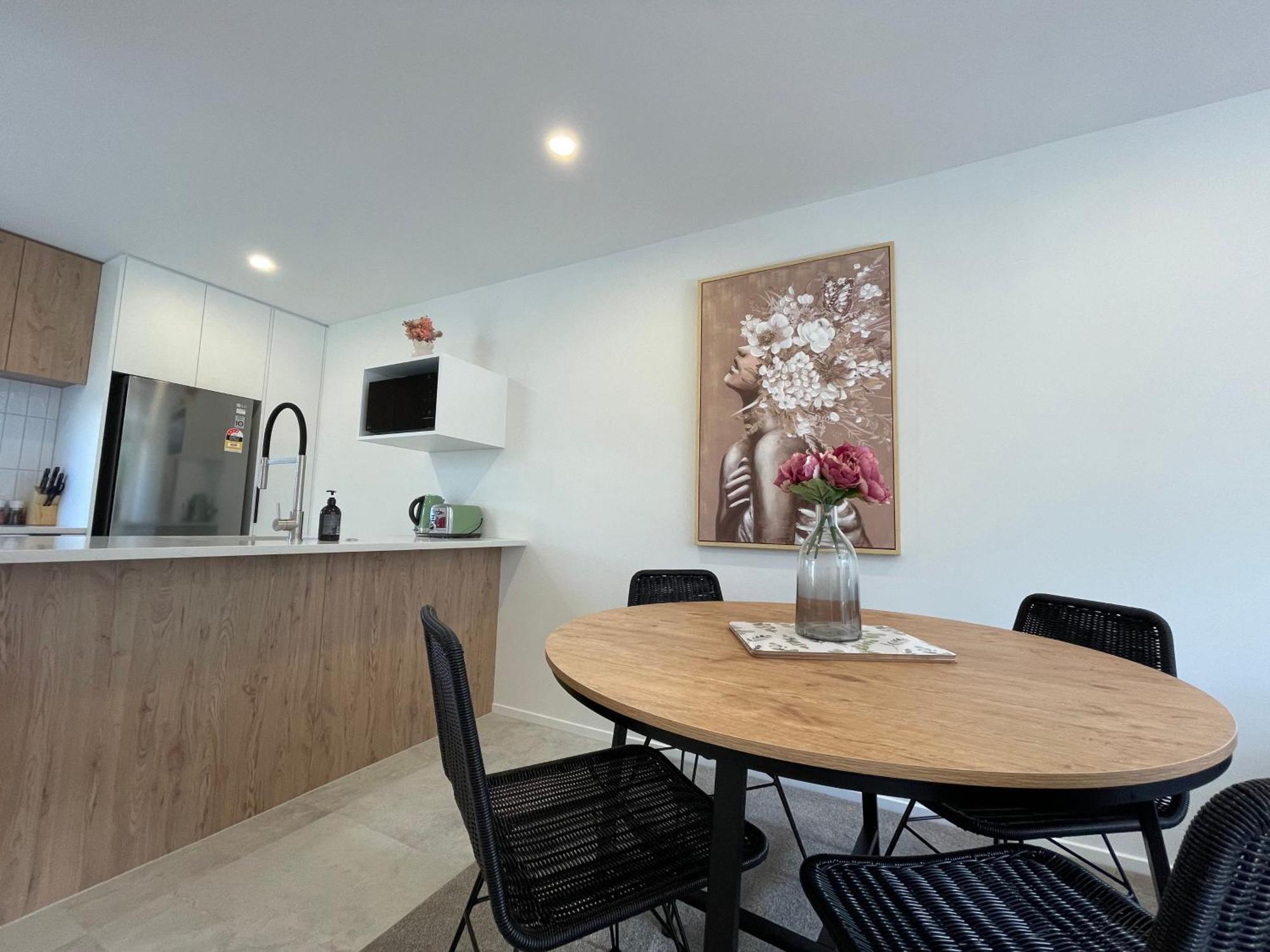 Luxury 2 Bedroom Townhouse Opposite Merivale Mall Крайстчърч Екстериор снимка