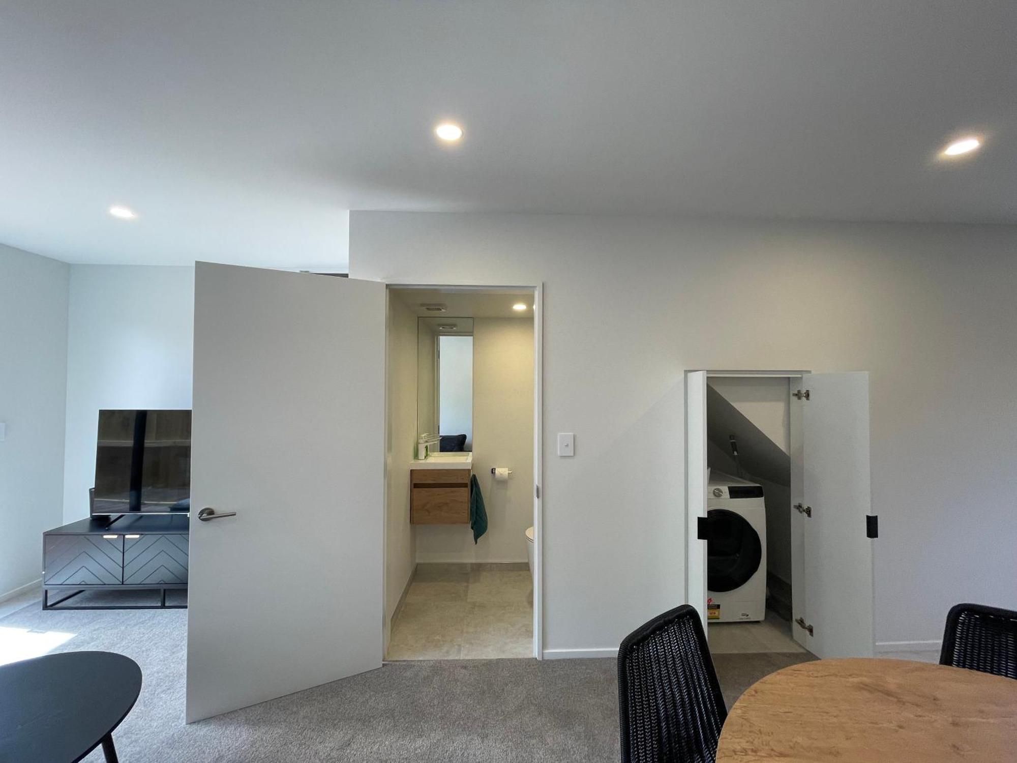 Luxury 2 Bedroom Townhouse Opposite Merivale Mall Крайстчърч Екстериор снимка